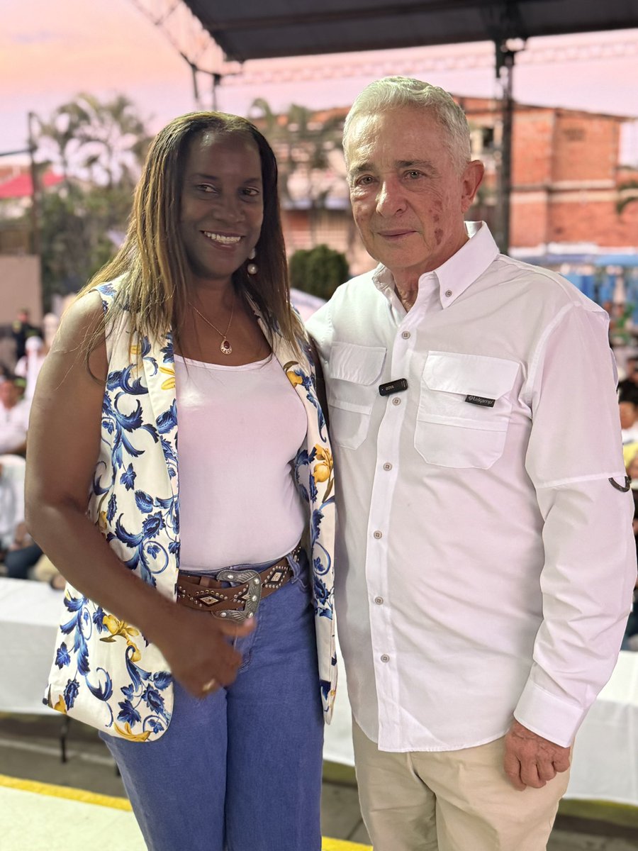 Agua Blanca, Cali. Candidata a la Cámara de Representantes, Amanda Banguero  Benítez.