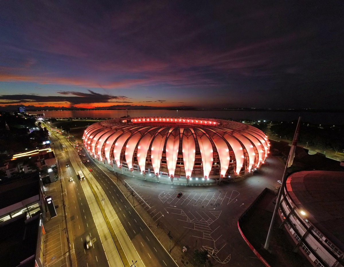 SCInternacional's tweet photo. Beira-Rio colorido alusivo ao Dezembro Laranja 🧡🇦🇹🏟

Nesta sexta-feira (12),  das 20h às 20h30, o Gigante presta seu apoio ao mês de conscientização sobre o câncer de pele. A iniciativa tem como propósito alertar a população sobre o câncer de pele, sensibilizar para as formas de prevenção, contribuir para o diagnóstico precoce e reforçar o papel essencial do dermatologista no cuidado e tratamento da doença. 

#BeiraRioColorido

📷 Max Peixoto