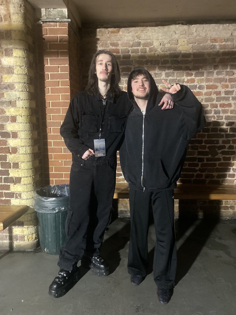 J1hogz's tweet photo. SHOUT OUT TO ALL OF YOU GUYS. 
So nice seeing some familiar faces and some new ones made the day so much more special 🖤 https://t.co/mePDDDbpbz