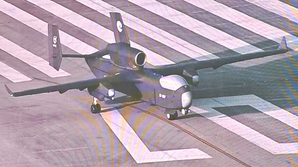 EurasiaNaval's tweet image. China's heavyweight UAV designed as a mothership for swarms of small aerial drones has flown for the first time on Thursday 11 December 2025. According to the AVIC, the Jiutian (literally 9th heaven) flew in the Pucheng County in China’s central Shaanxi Province. The mothership…