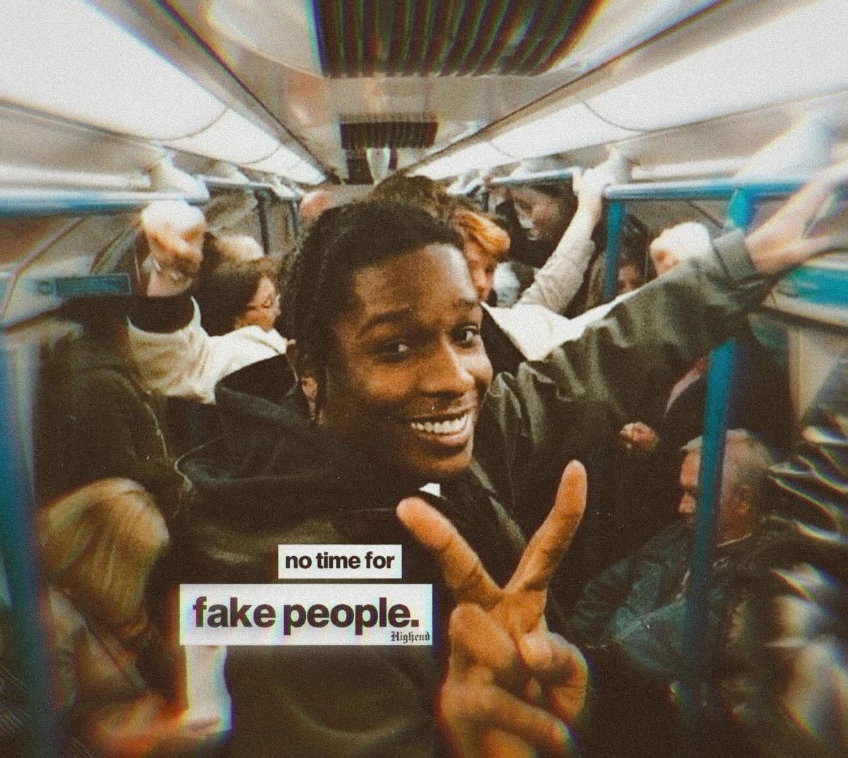 MdnrMr's tweet photo. Everyone is fake https://t.co/buP93FI4W3