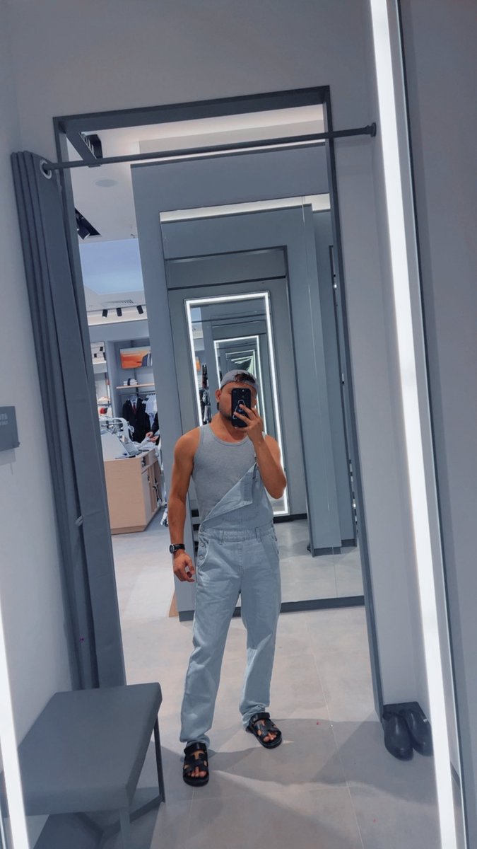 Ajunjun25's tweet image. Despite every reason to quit, I refuse to bow. I’m still here—stronger, steadier, and rising against all odds.

#dubai