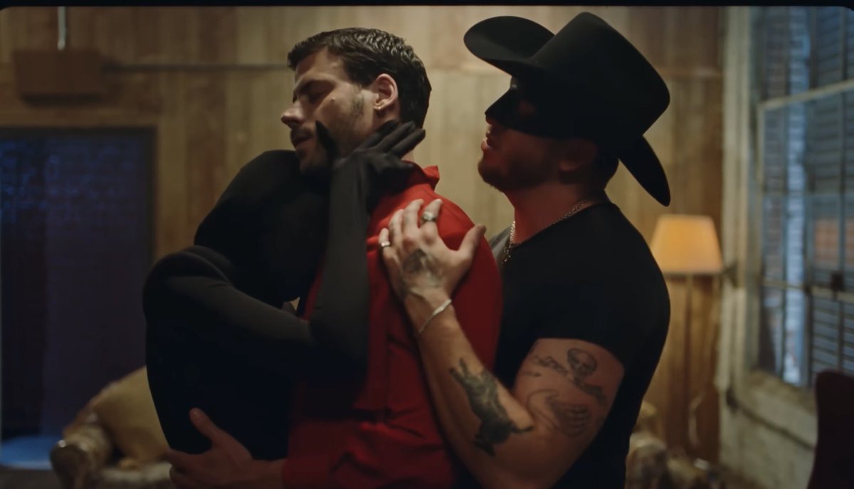 werewolfblake's tweet image. I knew someone looked familiar