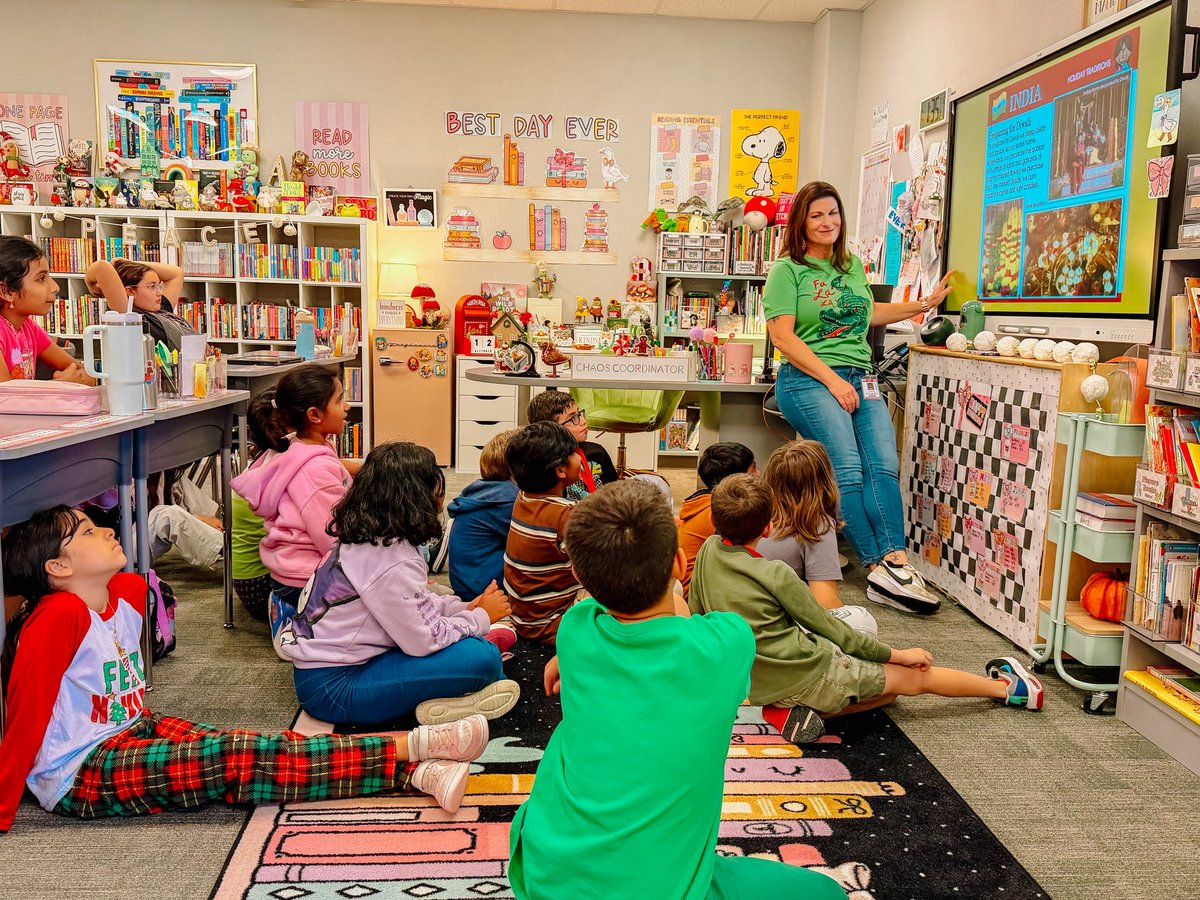 ‘tis the season!! 🎄🎁🧧🪔❄️

This morning, the kids created ornament gifts to celebrate the holiday season! Then this afternoon, Ms. Calbert led a transcontinental journey of Holidays Around the World!

#exleytweets