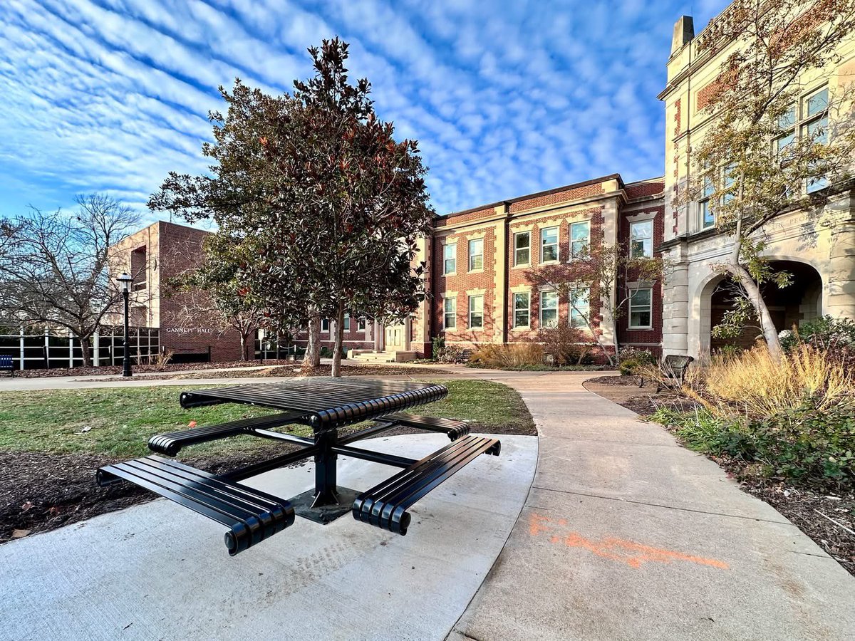 ByMattJones's tweet image. At the University of Missouri this week, the Bob Holt memorial picnic table was dedicated in the courtyard outside the journalism school. 

(Photos by Nate Brown/Missouri School of Journalism)