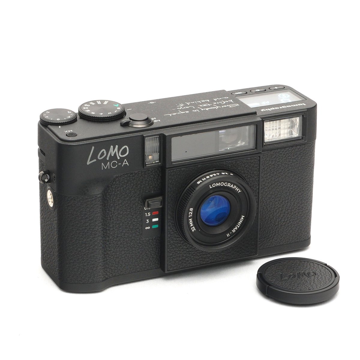 フィルムカメラ oomo oomo そして 本格的なフィルムカメラの新製品 LOMO MC-A 当店の入荷が正式