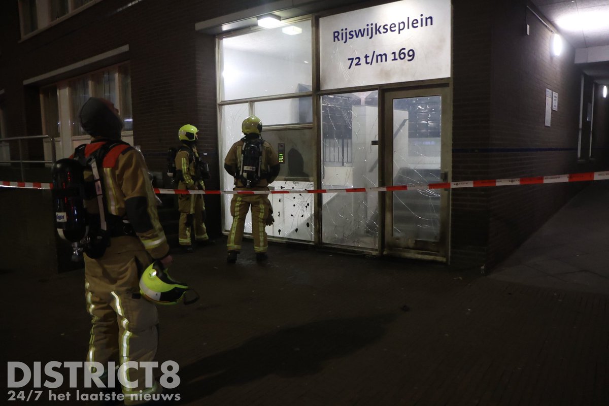 Explosief afgegaan bij portiek aan Rijswijkseplein in Den Haag