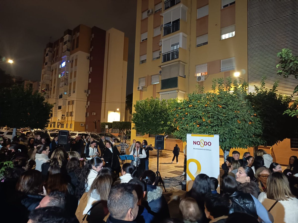 Dto_Norte's tweet photo. 🎄En el #Distritonorte Seguimos celebrando la Navidad con nuestros vecinos. 

🎵 Hoy en Las Almenas , hemos pasado un rato divertido con una zambomba .

#NavidadSevilla25
#ElCaminoqueLlevaaSevilla https://t.co/ZQnTjCrydT