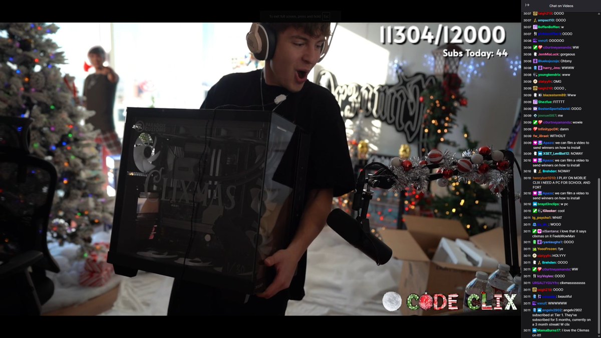 Brparadox's tweet image. 30 Custom PCs.
This Holiday 🎄
With Clix
Who needs one?