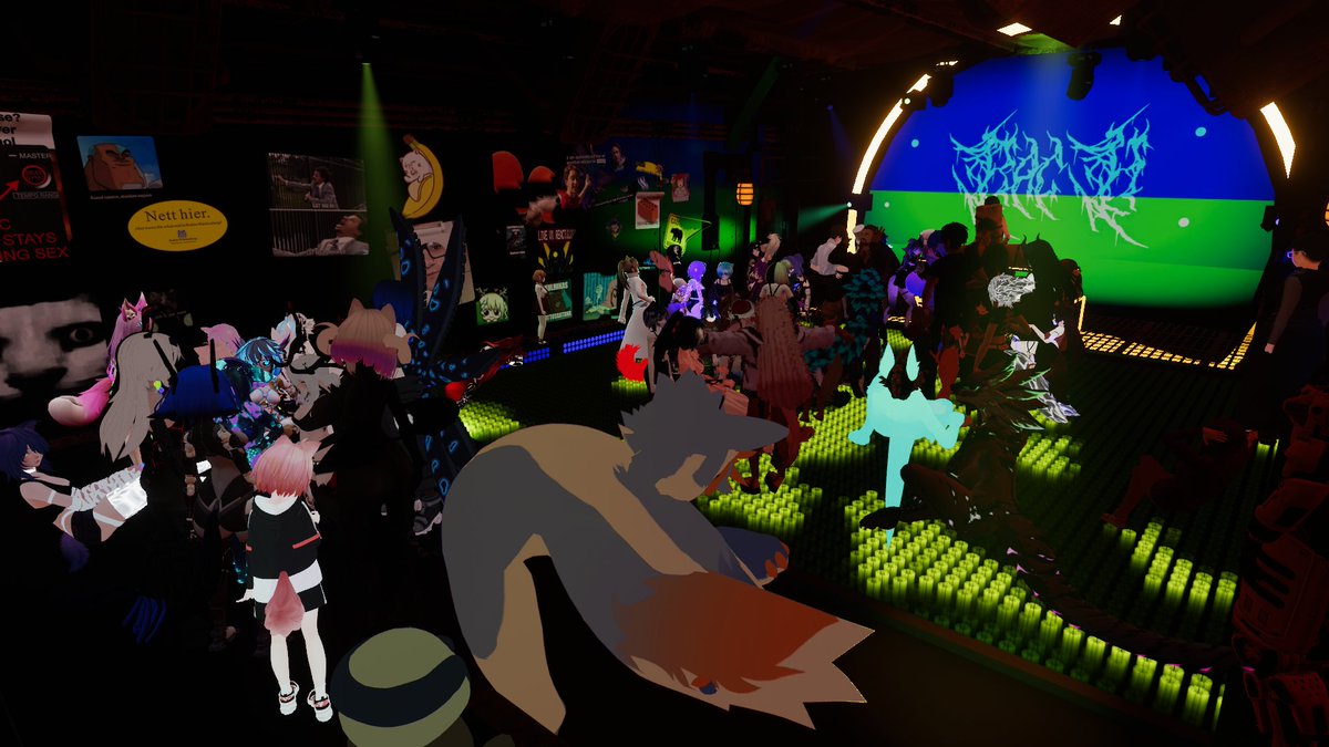 enVket's tweet photo. The Fishbowl DJ event is happening right now! 🎧🐟
This time, it’s a #Vket special edition! ✨
You’ll find special Vket character plushies and 3D logo models displayed around the venue🧸🌟

Come check it out! 🎶 @TheFishbowlVR 
JOIN ⇒ https://t.co/y4Htg1AJMA https://t.co/KYcnmV3QMC