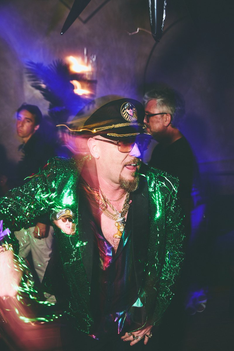 0xBoringYachts's tweet image. 4 years of Ape Basel building moments with the @BoredApeYC  fam🦍

Thank you to every Ape, Captain, friend and degen who showed up and made this night magic.

Miami is home for Apes and 2026 is loading: Clubhouse, deeper community, exclusive benefits and wilder experiences.⚓