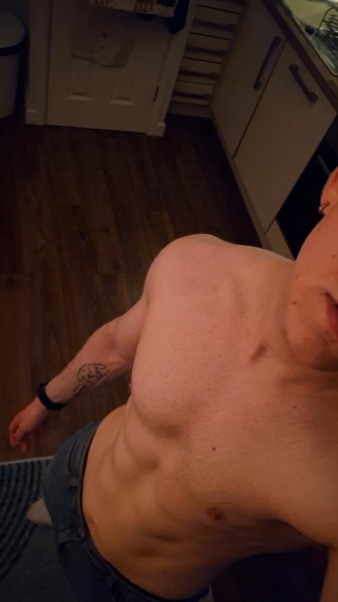 queer4n's tweet photo. long dayyy https://t.co/kGPslZeR6j