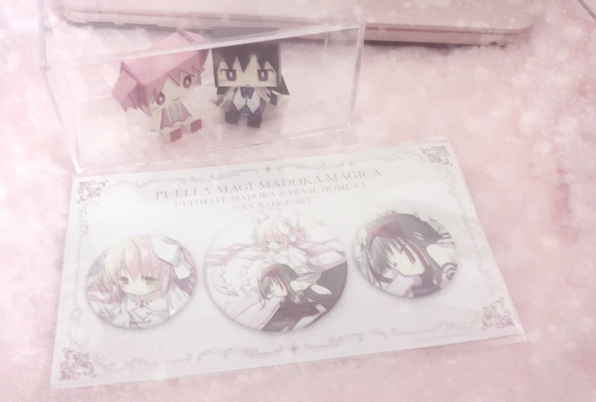 最近届いた
お気に入りの缶バッジセット