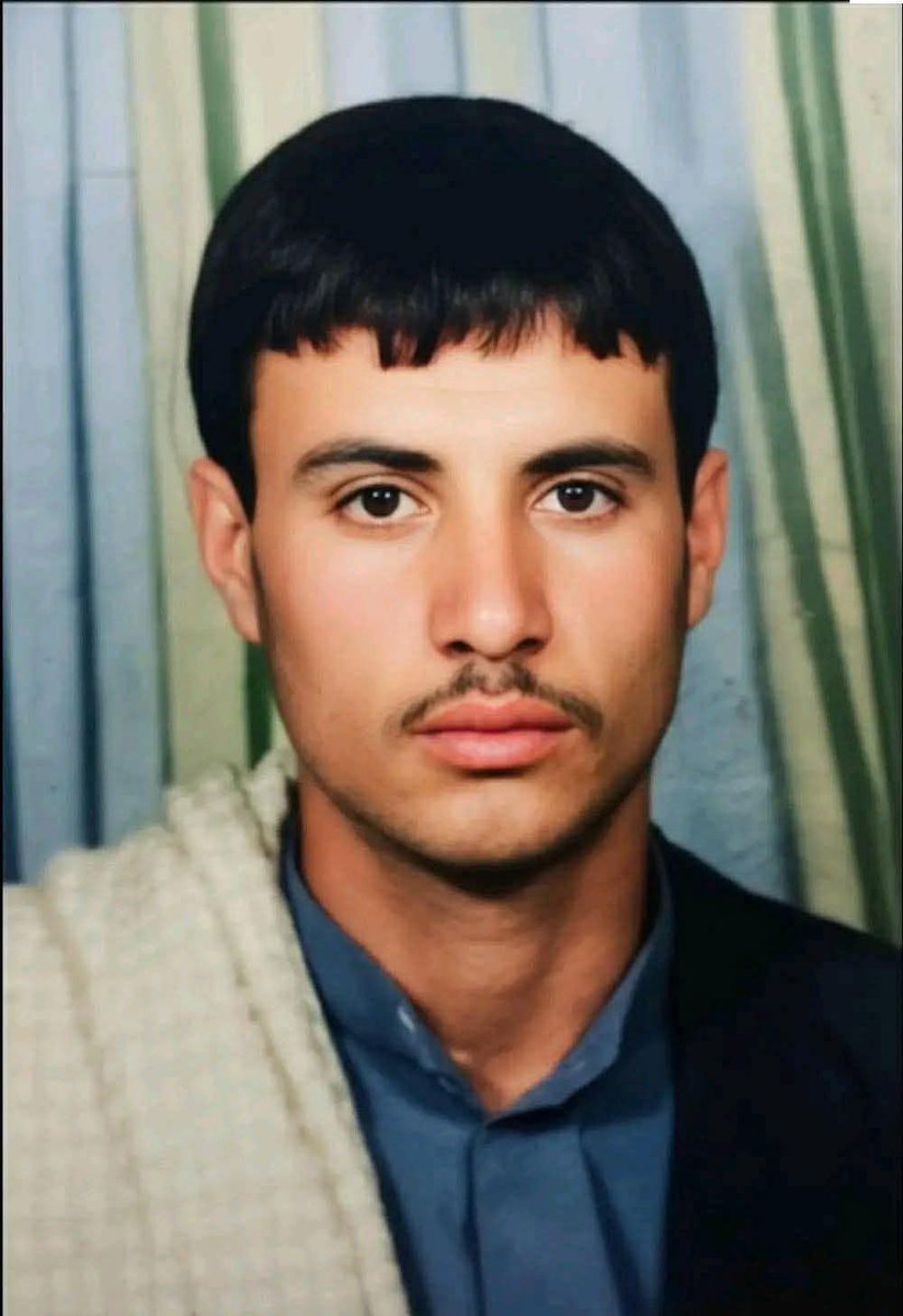 _
صورةٌ نادرةٌ
لمسؤولٍ يمانيٍ فريد.✨️🇾🇪
 
تتلمذ على يد أولياء الله 
 ونهل من معين كتابه الكريم💚🕊

اللهم ف إجزه عن شعبه خير الجزاء🕊

#الرئيس_الصماد #اليمن 🇾🇪
#شهداؤنا_عظماؤنا #فلسطين #العراق 
#العراق_الأردن #ابو_مرداع #ابو_حصه #السعودية_فلسطين #الامارات #صباح_الخير #صنعاء ♥️