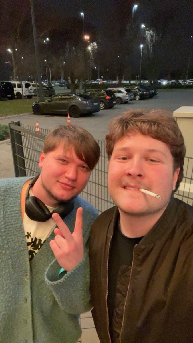 Alexander tweet media