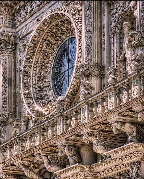 It's incredible to think how all this detail was crafted with just hammers and chisels.

The Basilica of Santa Croce, Italy