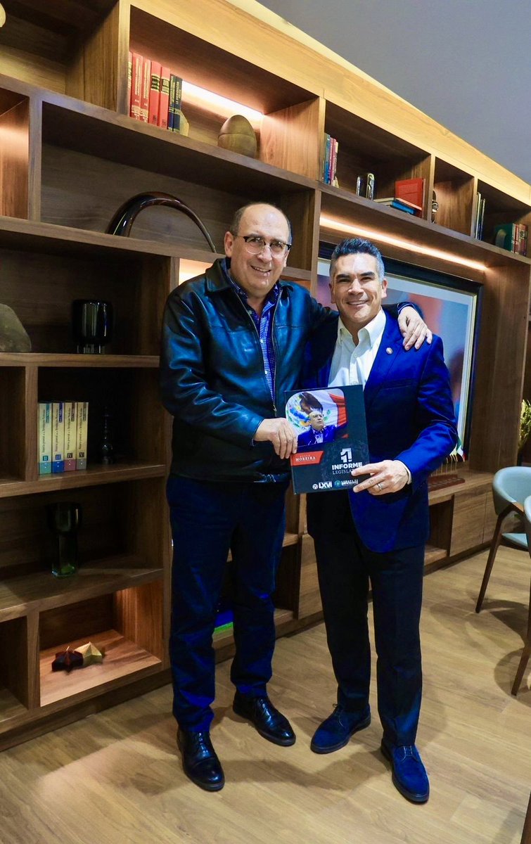 Le entregué a mi amigo <a href="/alitomorenoc/">Alejandro Moreno</a>, presidente de <a href="/PRI_Nacional/">PRI</a>, el informe que rindo sobre mi trabajo en <a href="/Mx_Diputados/">H. Cámara de Diputados</a>.