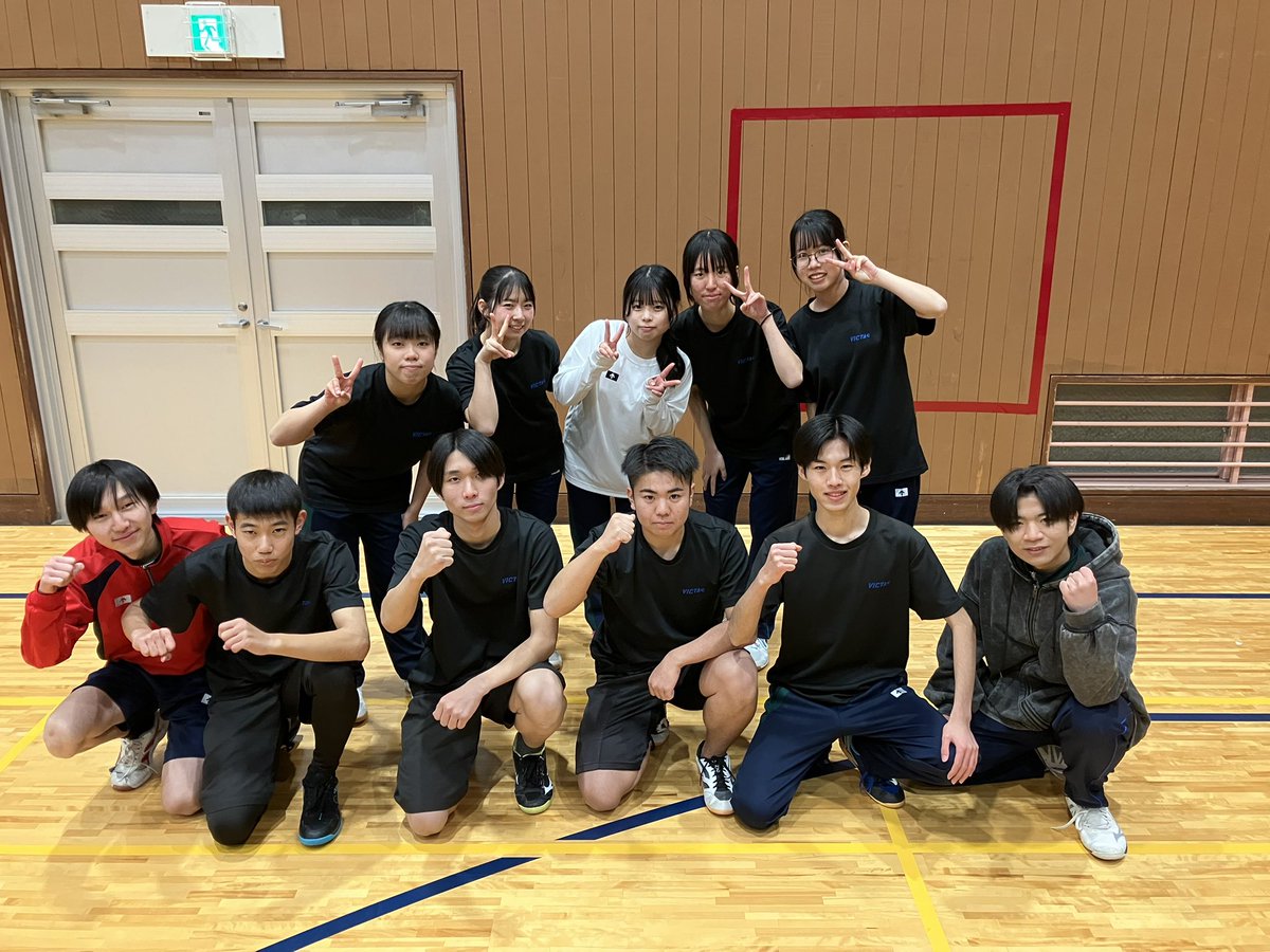 victas_west's tweet photo. こんにちは！
#VICTAS 大阪の森です。

大阪の和泉高校さんにお邪魔しました。
みなさん真面目に元気に練習していました🏓
ありがとうございます。
頑張ってください✨

#卓球
#SMASHTHELIMIT https://t.co/5VkR1LUFMP