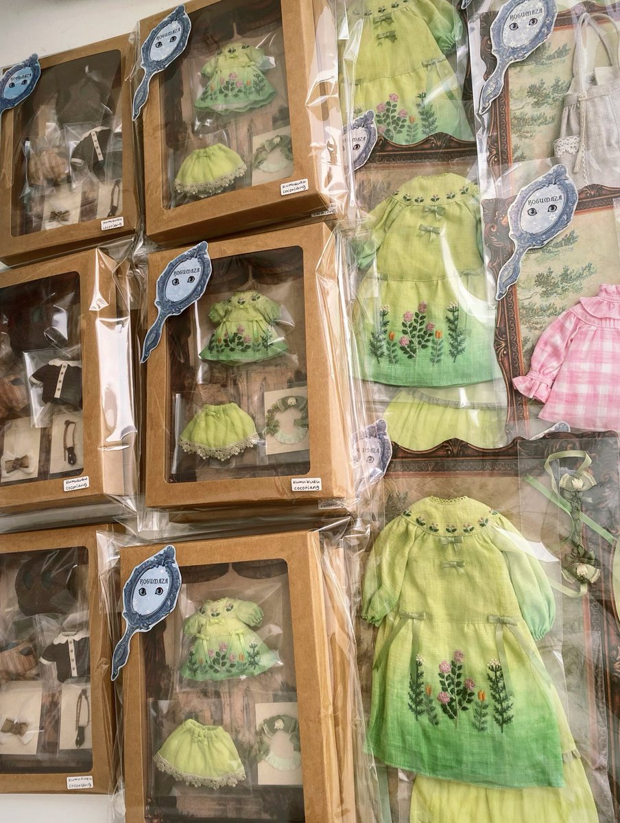 12月14日(日)I DOLL東京
P12  KOGUMAZA
🌿ボタニカル刺繍ワンピースset
🍫チョコレート男子set 
🌸水彩チェックブラウス+コサージュ
👖レーストリミングリネンパンツ
22cm: blythe, cherry, licca, ob22
27cm: momoko, jenny
animal: kumukuku , cocoriang
instagram.com/kogumaza_h/
  #アイドール東京