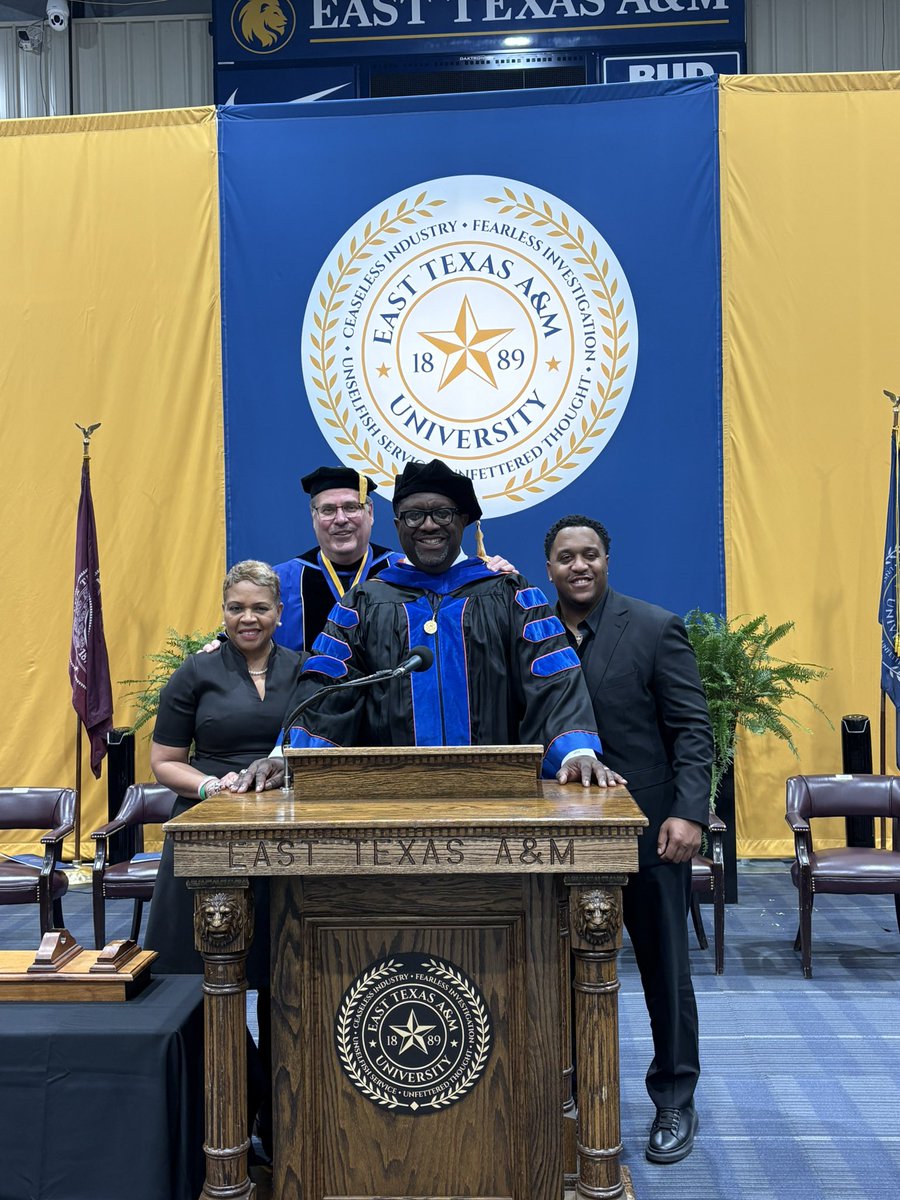 Debbie Showell tweet media