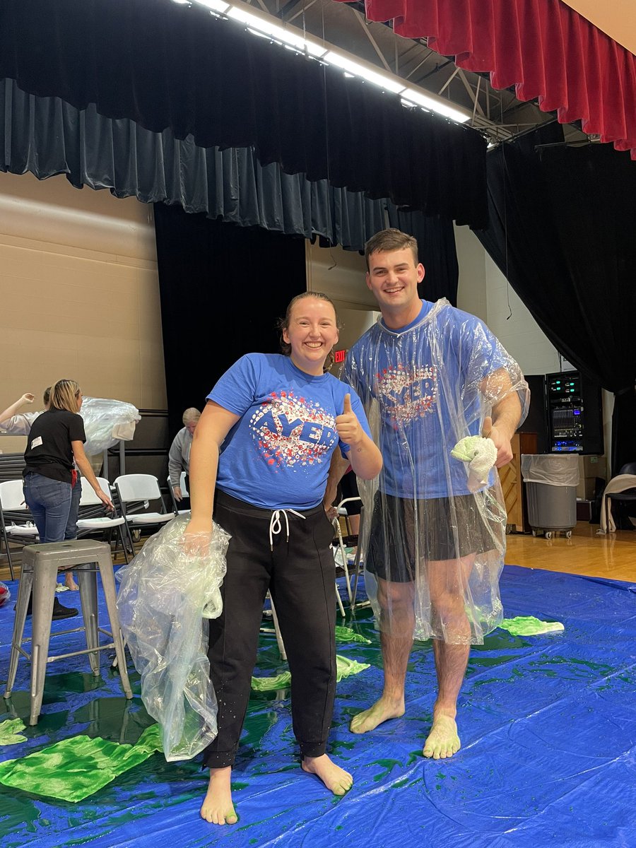 lexibrower_'s tweet photo. There’s never a dull moment when you’re an @ayerelementary Falcon! 💚 #slimed https://t.co/JTNhsGlhRs