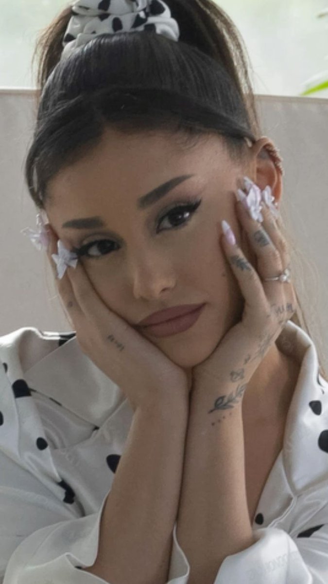 her FACECARD in the positions era was LETHAL.