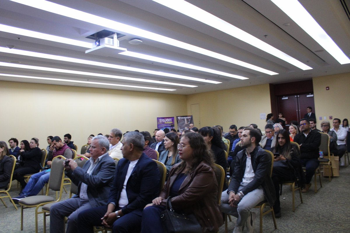 El panel de HEXIA fue uno de los momentos clave de la jornada. Líderes multisectoriales compartieron su visión sobre tendencias, desafíos y oportunidades rumbo a 2030. 
Agradecemos a nuestros panelistas por sus valiosas aportaciones.