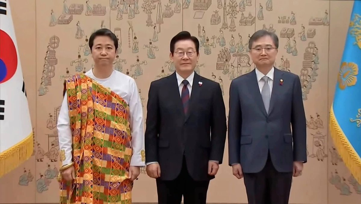 My Return to Korea Shows Ghana’s Rising Influence ~ Kojo Choi rollafrica.com/article/my-ret… 

#rollafrica #Ghana #korea