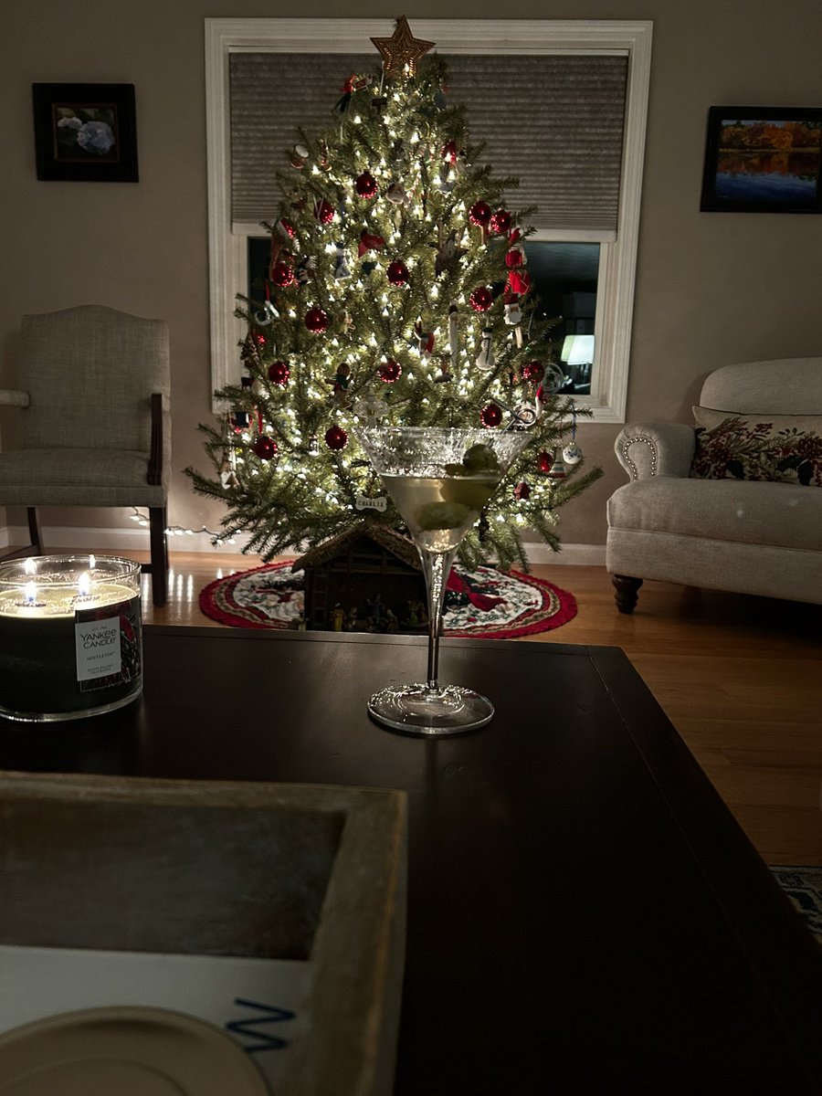 touchettenews's tweet photo. The lights are on, the candle is burning, the music is playing and the drink is soothing. The most wonderful time of the year! https://t.co/N9pXjmpHDh