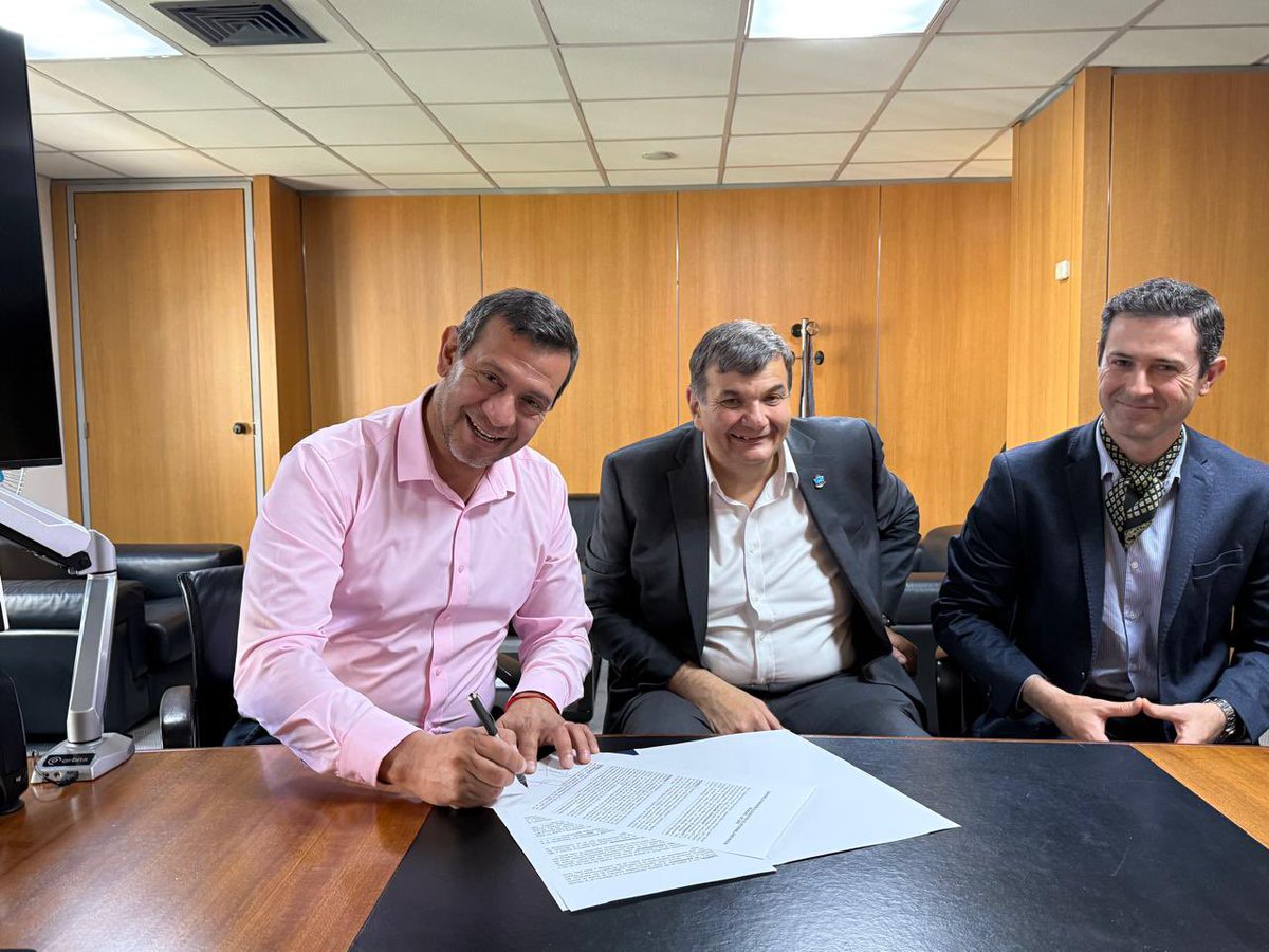 📄🤝 El Municipio de Añelo se suma al convenio de integrabilidad provincial. El acuerdo fue firmado junto al ministro de Guillermo Koenig, autoridades de Producción e Industria y el intendente Fernando Banderet, fortaleciendo la cooperación y la modernización del Estado.