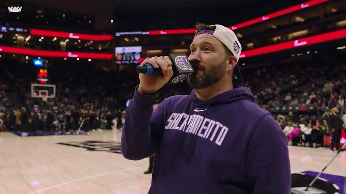 raining cows in @golden1center last night 🐮
Catch a Cow presented by @chickfila