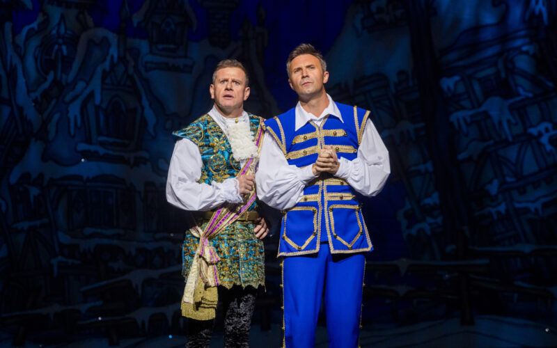oninmycity's tweet photo. Review: Cinderella at @RegandVic 

Fun and frolics ring in Christmas in Stoke!  Read more here: https://t.co/HwKqKMX5sP

Tickets on sale now!

@Jonny_Wilkes @KaiKaiOwen @Rhianetweets @kirstyingram_ @ben_oatley02 @TheCoutts @RebeccaMcKinni6 https://t.co/J63ewteRN3
