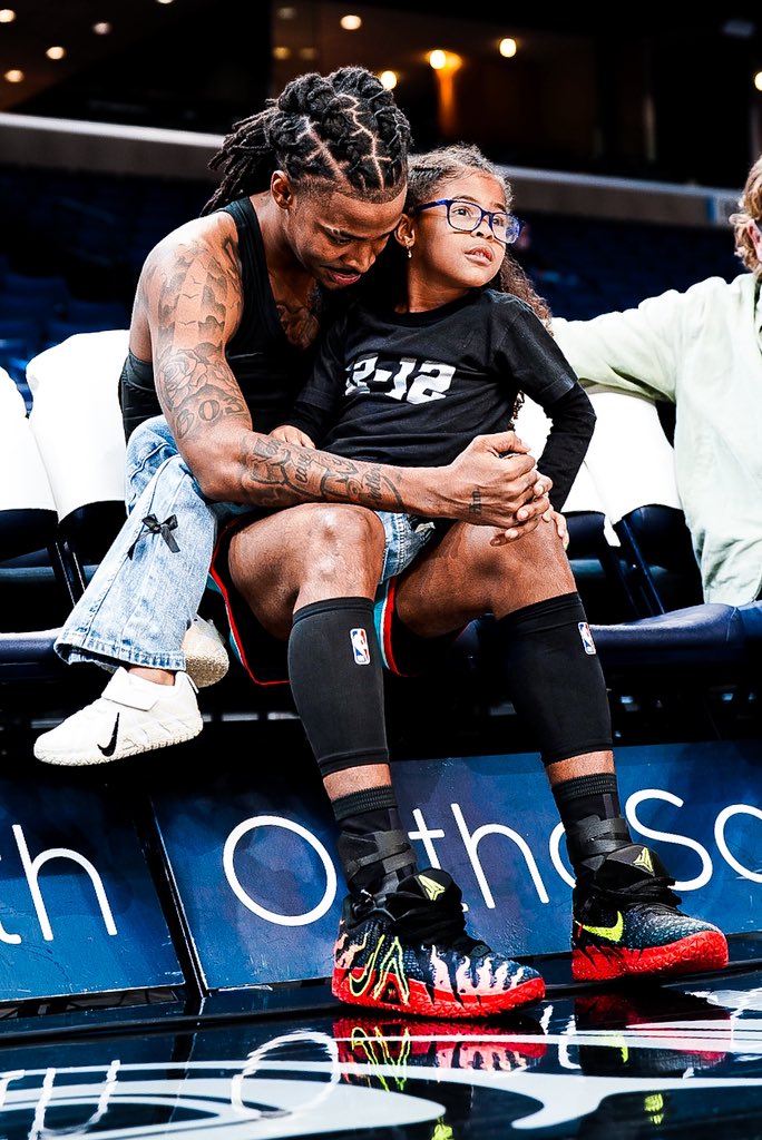 T w e l v e T w e l v e