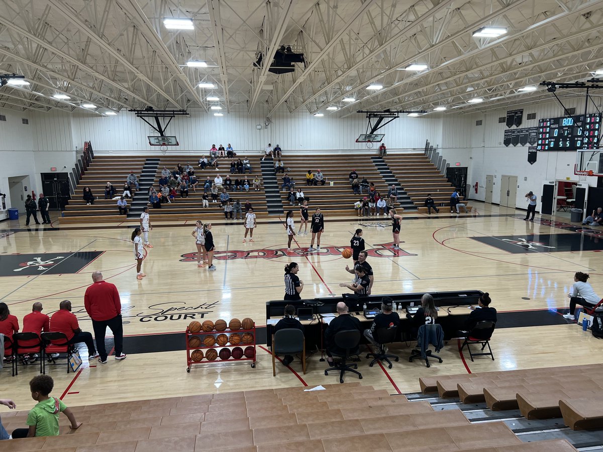 Battle at the Cove after one quarter: Sarasota 13 Port Charlotte 10 #sunpreps