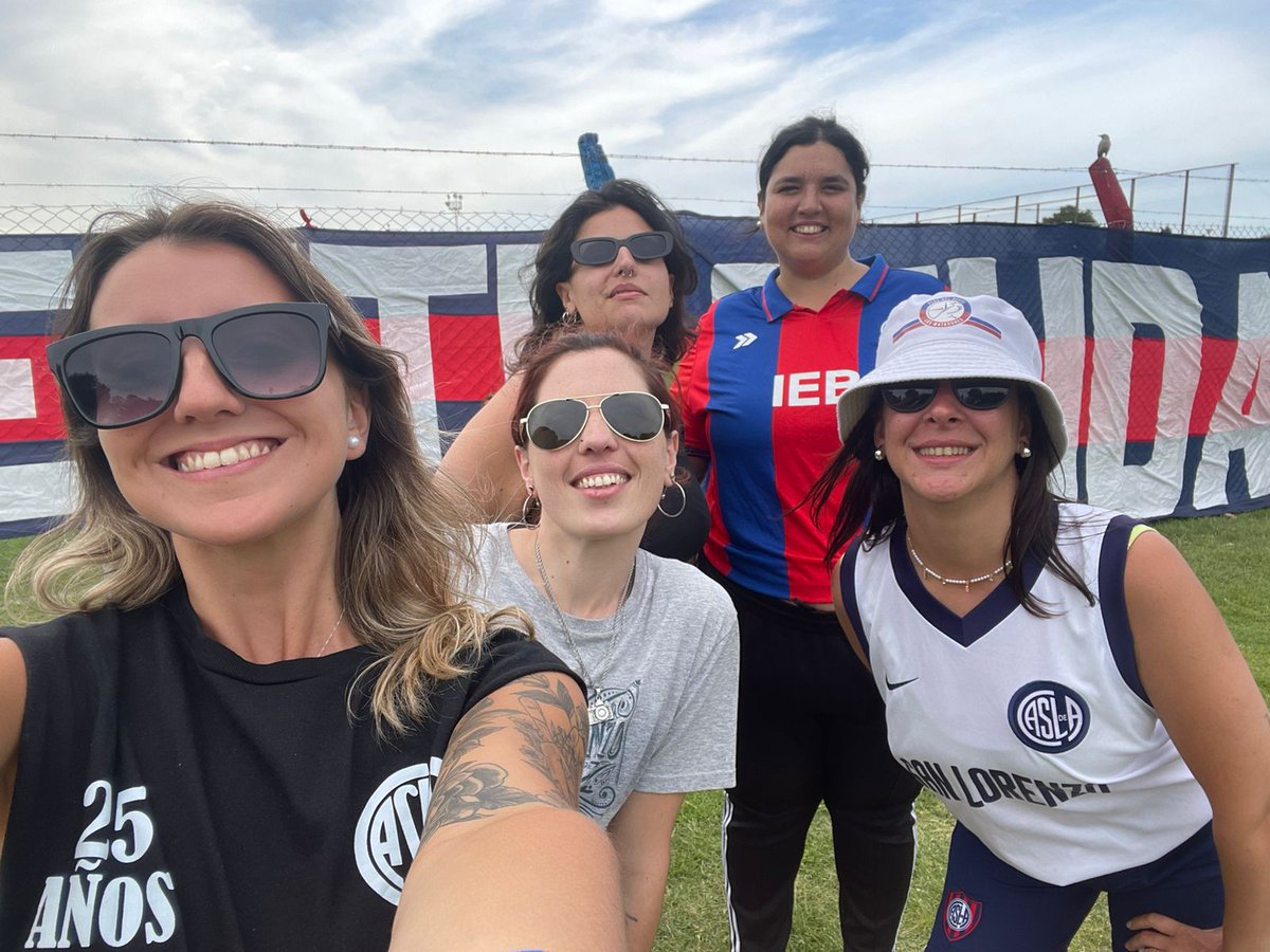 Meli_Cuerva's tweet photo. Las pibas del Oeste ♥️💙 https://t.co/Sl5cephdmt