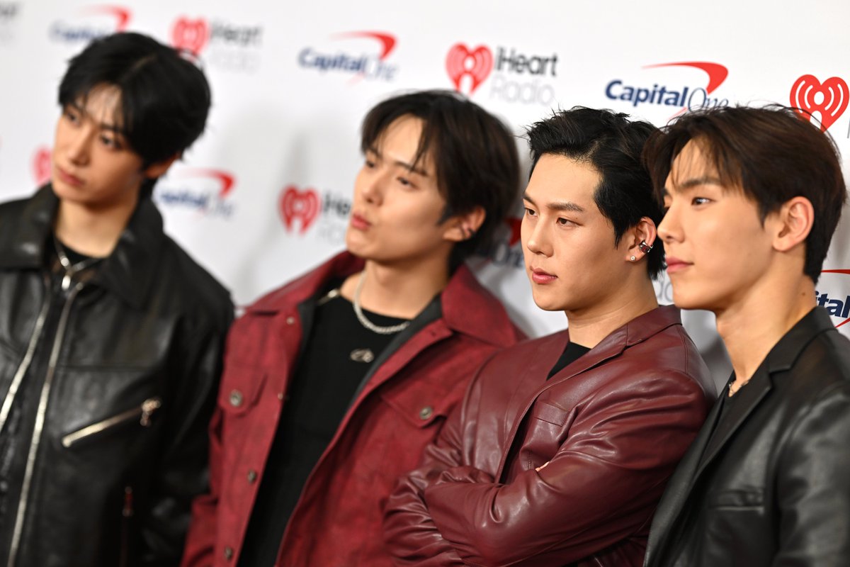 Z100NewYork's tweet image. Monbebe scream with me because Hyungwon, Minhyuk, Jooheon and Shownu just arrived at #Z100JingleBall and they look SO GOOD I actually cannot breathe 😭🔥

The visuals are visualing the swag is swagging the outfits are everything and the energy they walked in with… unreal. Monsta…