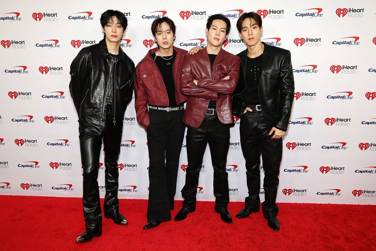 Z100NewYork's tweet image. Monbebe scream with me because Hyungwon, Minhyuk, Jooheon and Shownu just arrived at #Z100JingleBall and they look SO GOOD I actually cannot breathe 😭🔥

The visuals are visualing the swag is swagging the outfits are everything and the energy they walked in with… unreal. Monsta…