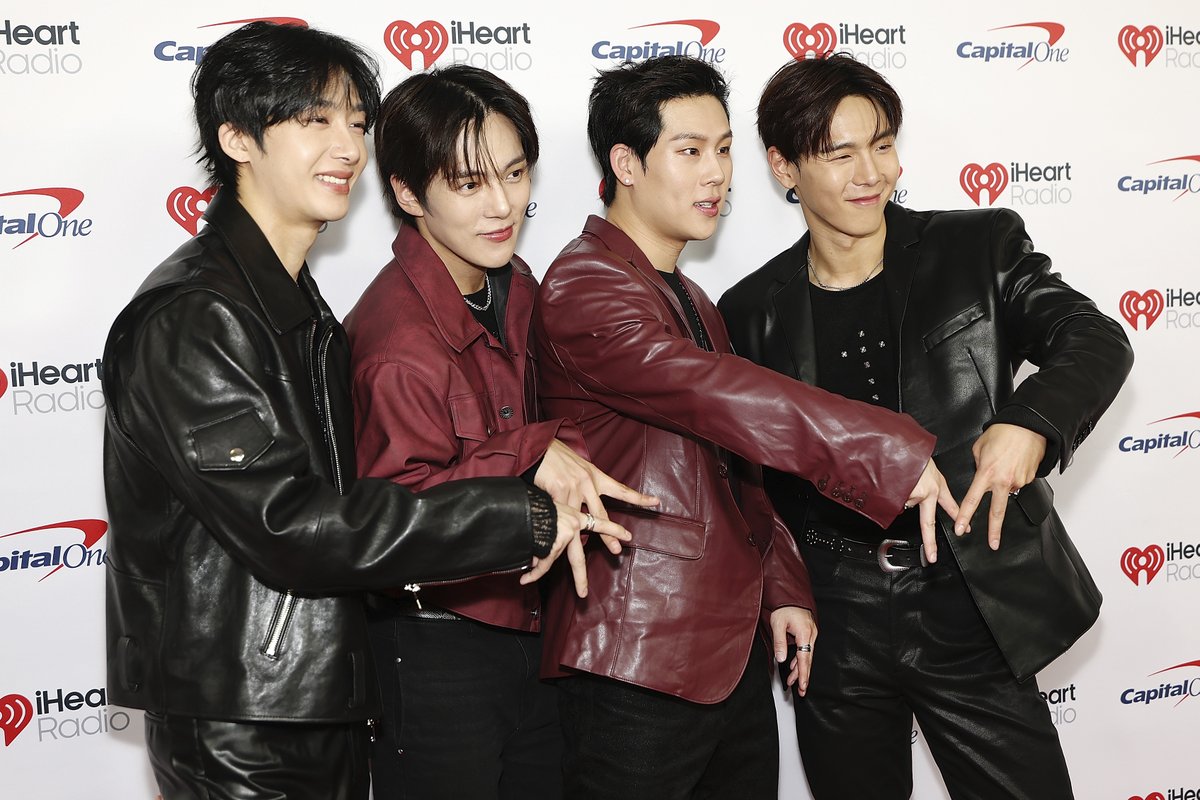 Z100NewYork's tweet image. Monbebe scream with me because Hyungwon, Minhyuk, Jooheon and Shownu just arrived at #Z100JingleBall and they look SO GOOD I actually cannot breathe 😭🔥

The visuals are visualing the swag is swagging the outfits are everything and the energy they walked in with… unreal. Monsta…