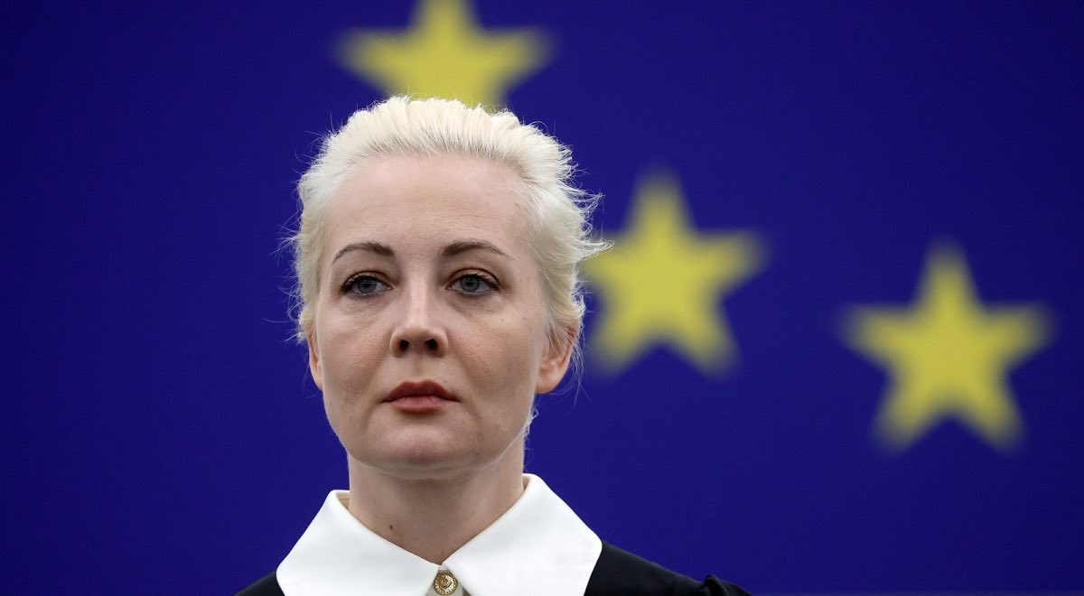 “Я возлагаю надежды на Россию”

Кучка латентных имперцев с рейтингом 0.0% на деньгах полезных идиотов вешает им лапшу про прекрасную Роzzию, “оккупированную” чекистами. Лицемеры и жулики вперемешку со стукачами.

Я возлагаю на Роzzию единственное, что она заслуживает — проклятие.