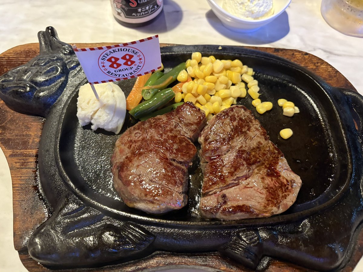 yuu_tjp's tweet photo. ありがとう最後の沖縄🏝️
ごちそうさまでした沖縄っ🥩
#SENJO #rd_pw #Prominence https://t.co/KpnqIzsE7v