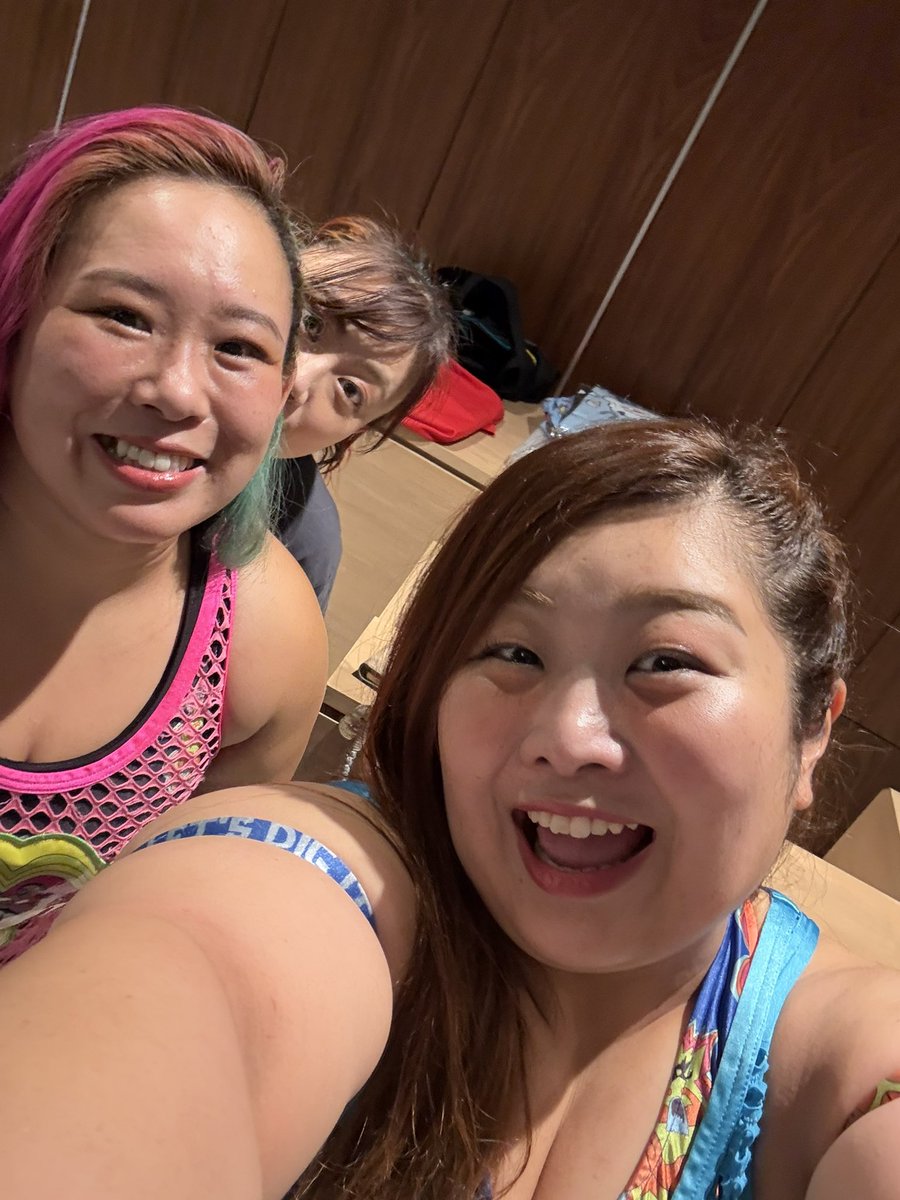 yuu_tjp's tweet photo. ありがとう最後の沖縄🏝️
ごちそうさまでした沖縄っ🥩
#SENJO #rd_pw #Prominence https://t.co/KpnqIzsE7v