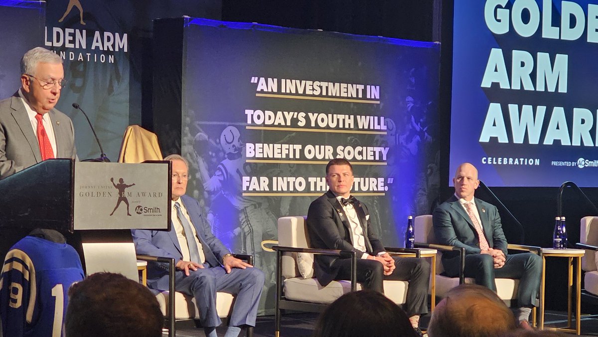 PhilJonesNFL's tweet photo. Vanderbilt QB Deigo Pavia receiving the Johnny Unitas Golden Arm Award
#NCAAF #GoldenArm #Newsstitchedmedia #TheUnphilteredtruth https://t.co/M8IFHcbDjG