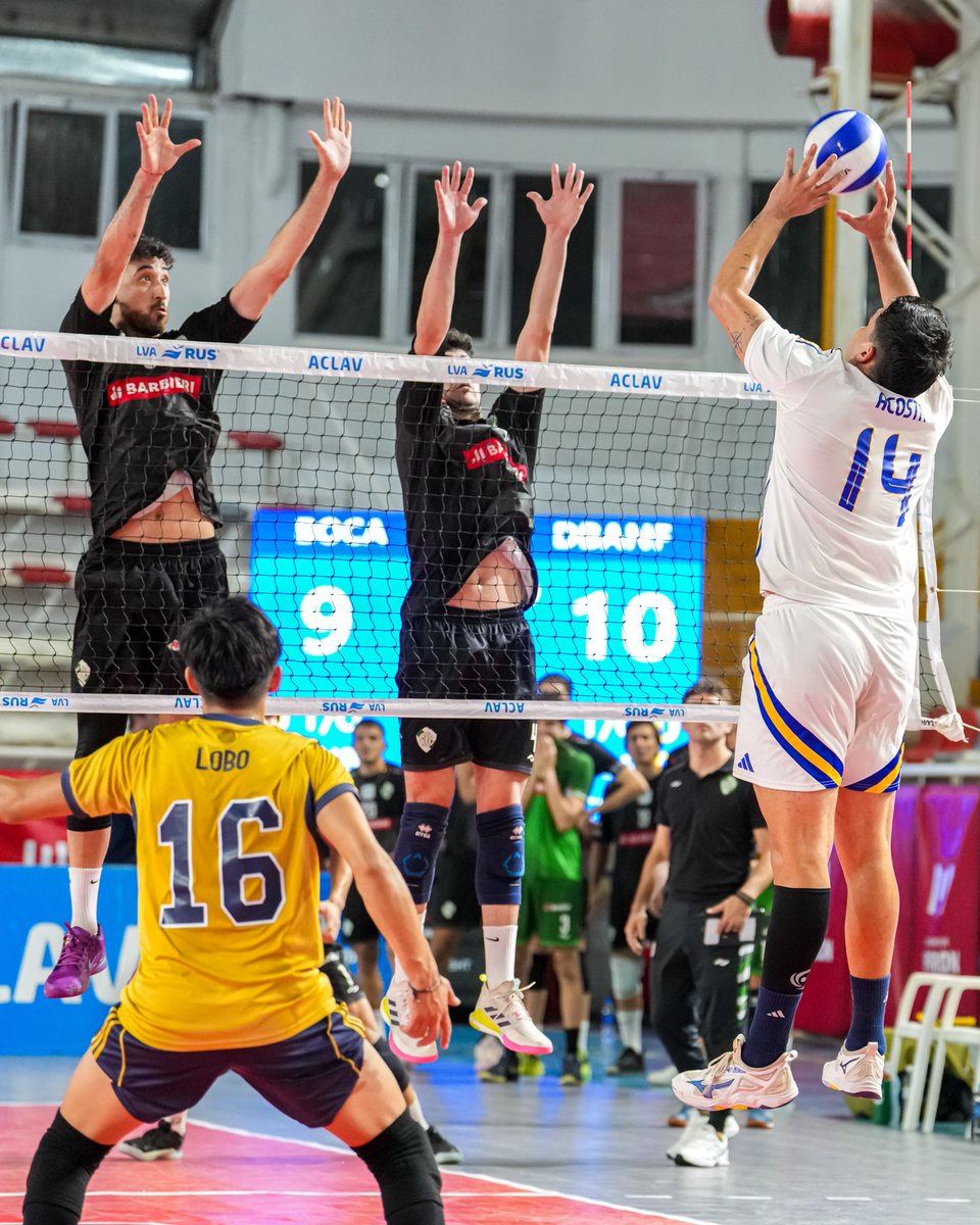 BocaVoley's tweet image. #CopaACLAV 🏐

¡𝗙𝗶𝗻𝗮𝗹 𝗱𝗲𝗹 2⃣° 𝘀𝗲𝘁!

#Boca 17 - Def. de Banfield 25

No encuentra el juego el Xeneize, y los verdes se ponen en ventaja por 0-2.

#DaleBoca 🔵🟡🔵