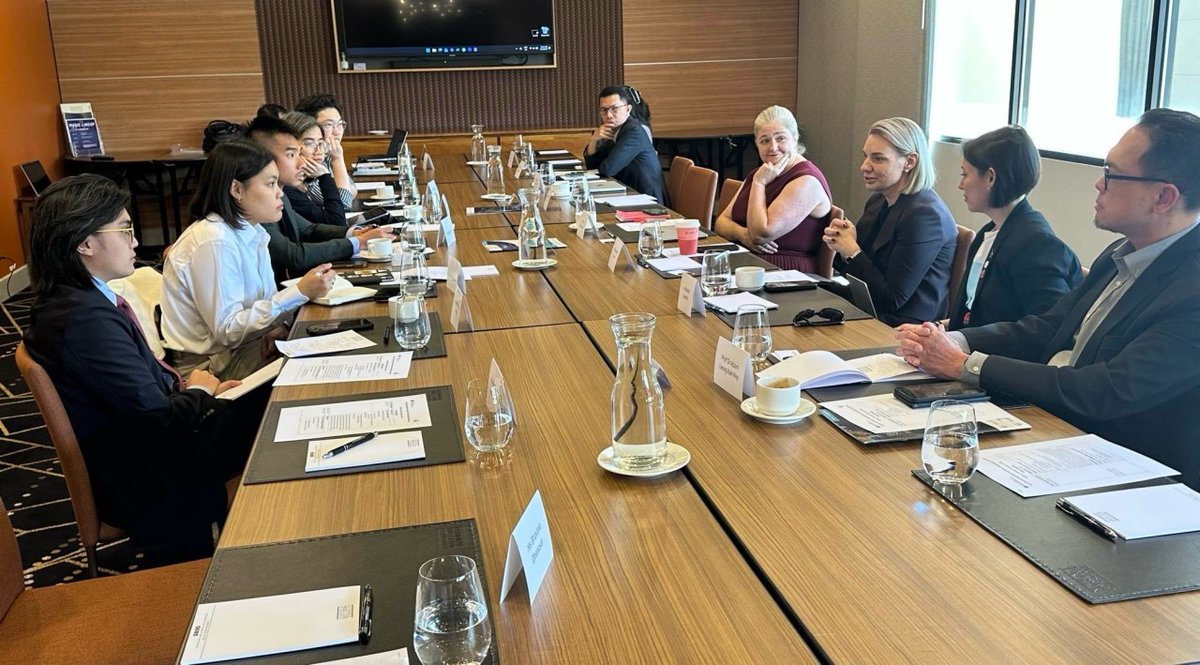 Jennifer Parker tweet media