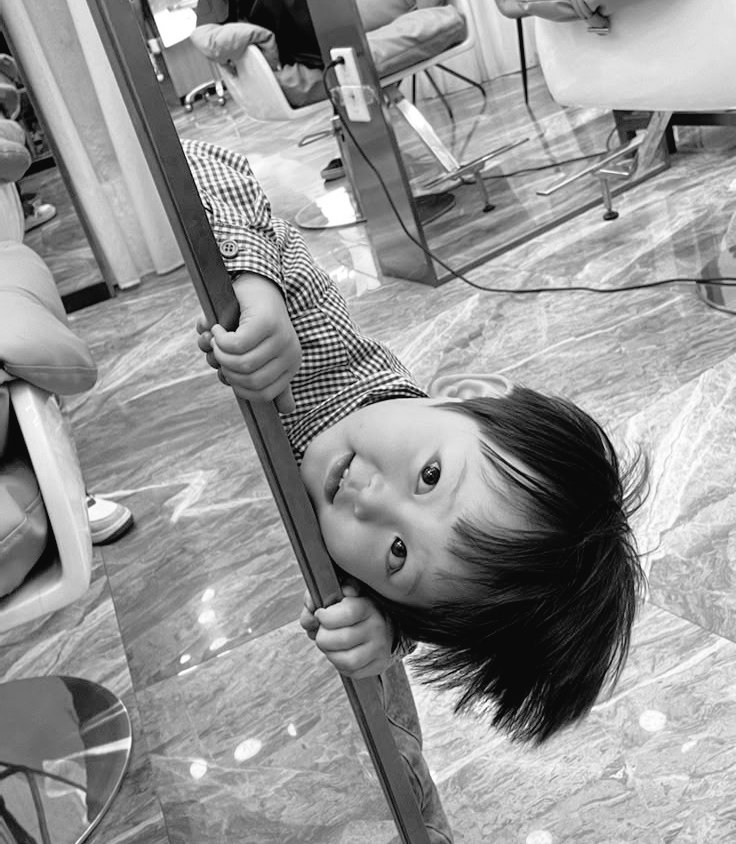 UNlVERSESS's tweet image. ️️
Mariposa Valentina, 1999.
Hari ini ingin membawa si kecil jalan jalan ke toko mainan.

Kamu, sudah punya rencana weekend ini?

 ️️