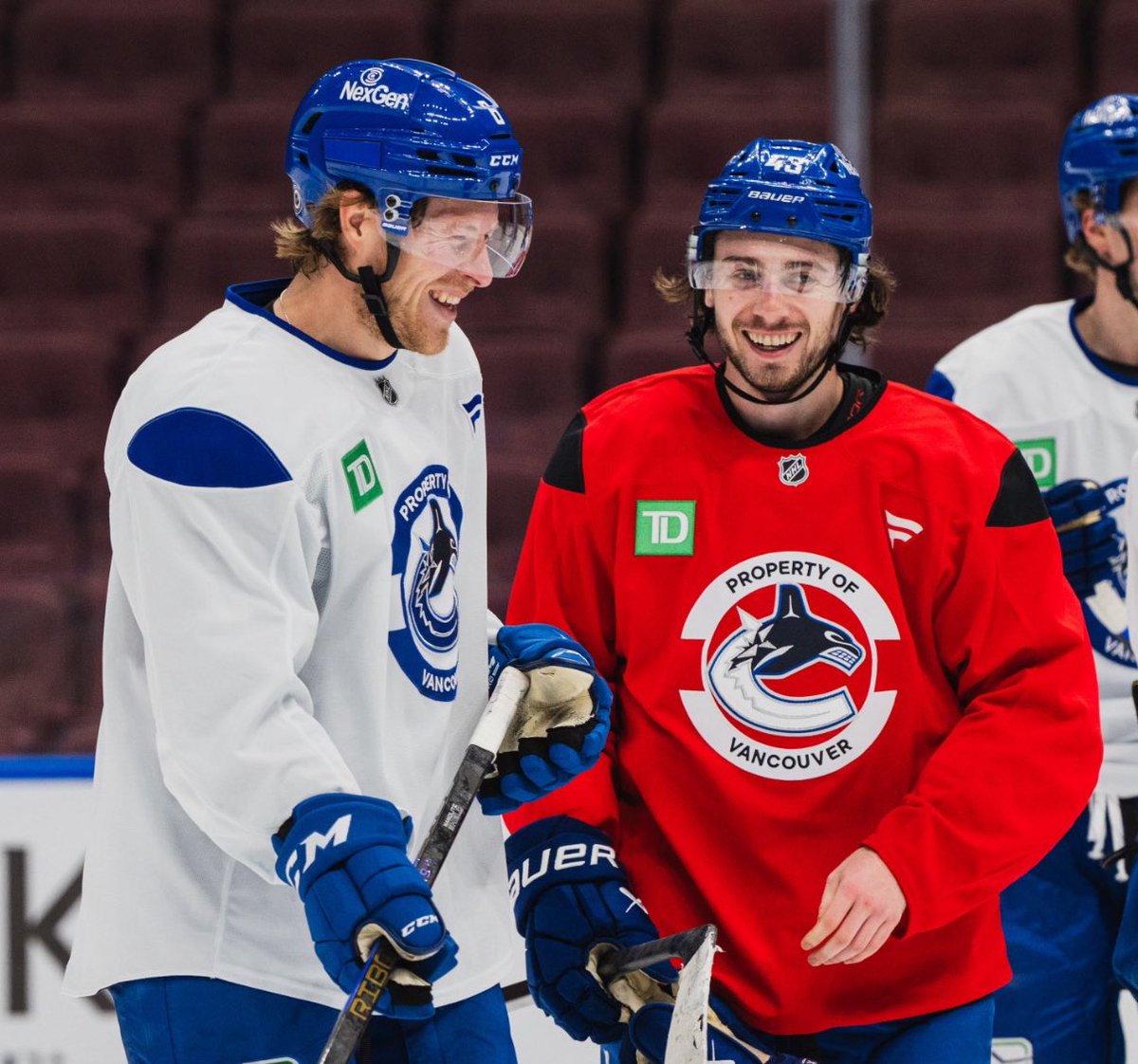 everything canucks🐬 tweet media