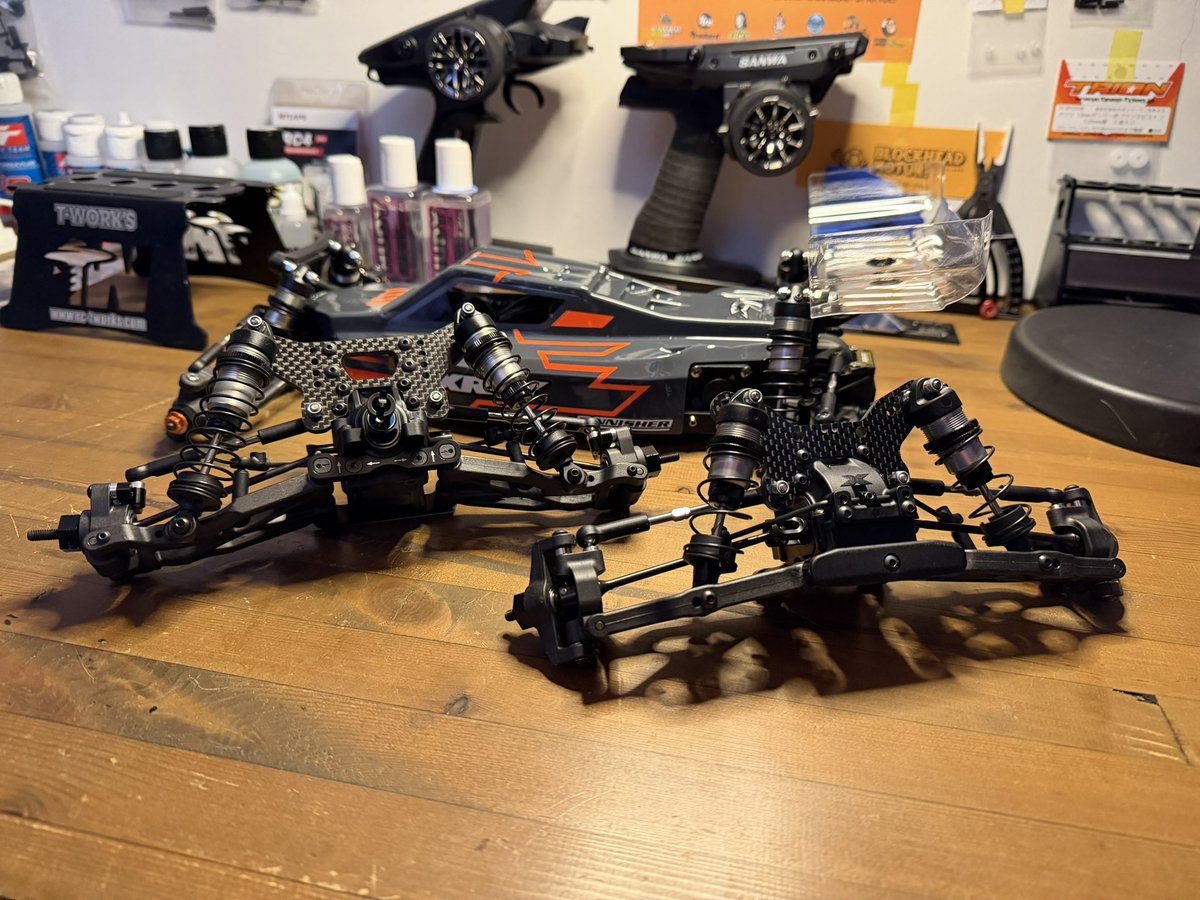sorauminet's tweet photo. 本日の朝活。XRAYは部品の精度がとても良くてカッチリしてるから組み立てていて気持ち良い! #XRAY #XB4 https://t.co/F9jPB9q4YI