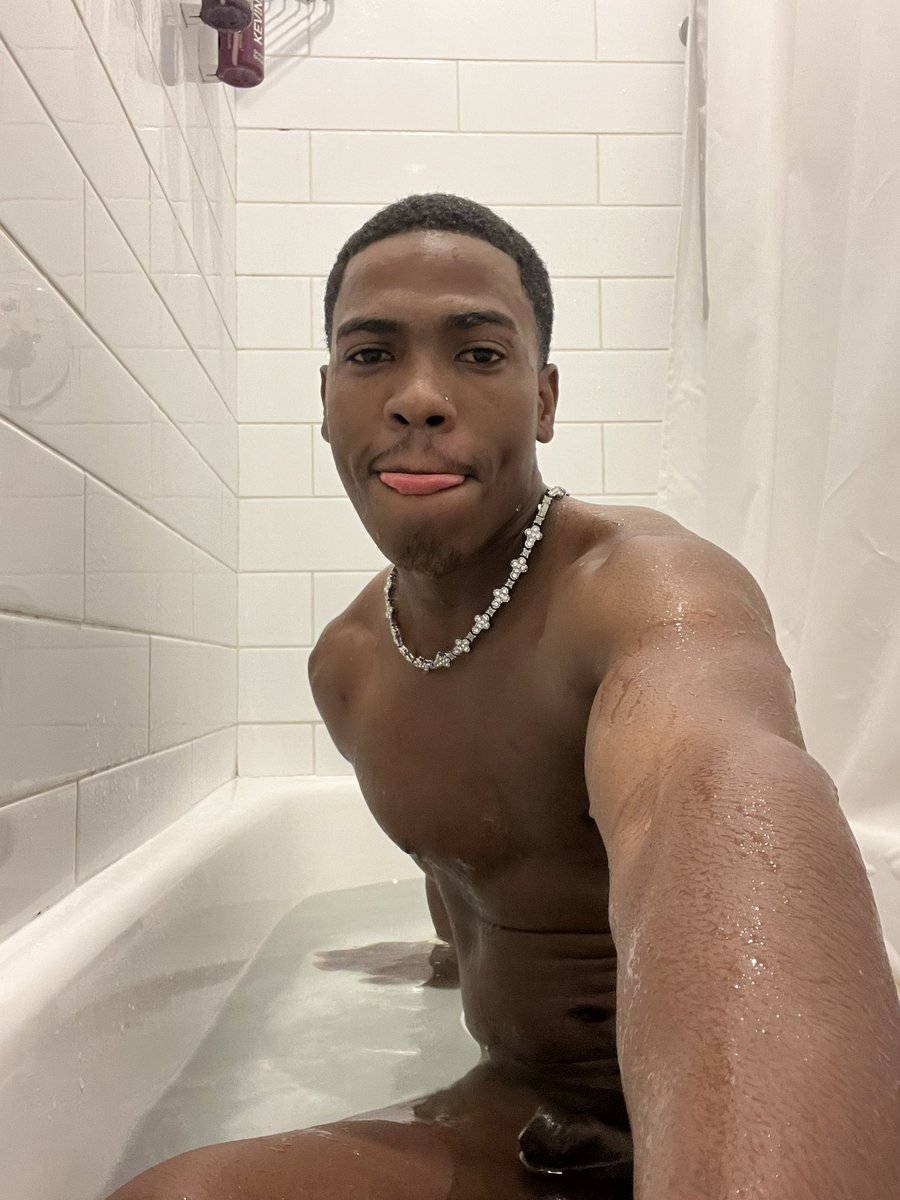 willicr2k tweet media