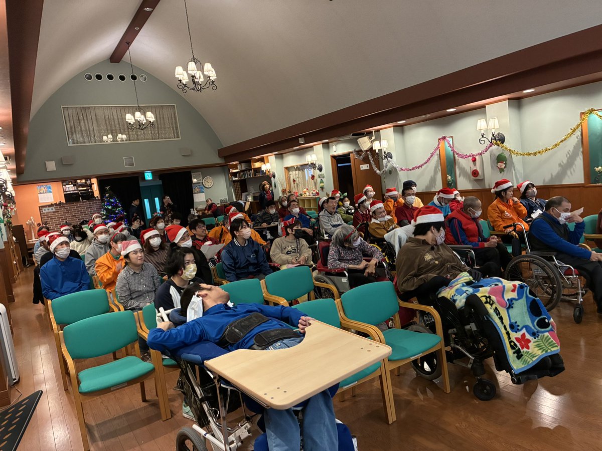 freedomsosei's tweet photo. #グローリークリスマス
 #クリスマス会
 #フリーダム創生
 #でんじろう先生
 #シオン
 #生活介護
 #ナザレ 
 #就労継続支援B型

今年もはじまったよ👏 https://t.co/DC0bC8dpuS
