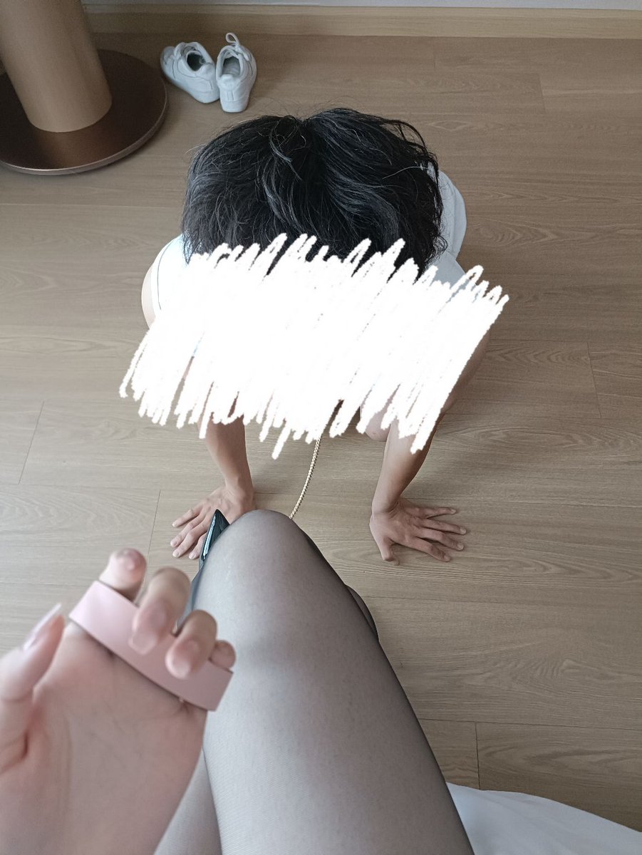 985xiaozhou's tweet photo. 北京的宝子们，周六周天约课啦
周六周天网课现实都可以哦 ，酒店在首经贸附近 #女大  #女s #北京 #恋足 #龟责 #耳光调教 https://t.co/cGcKEvaur6